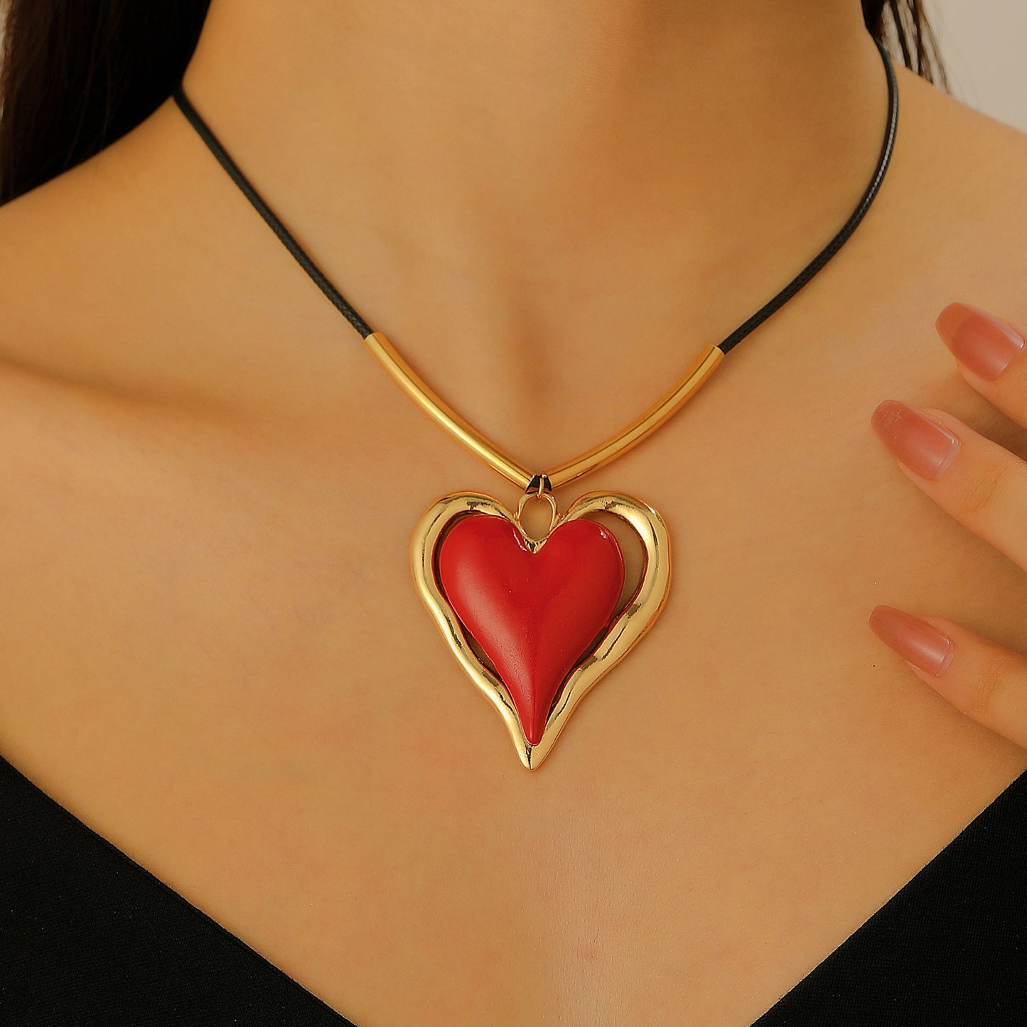 Exaggerated Large Heart Necklace Sweet and Spicy Lolita Style Pendant Clavicle Chain for Women